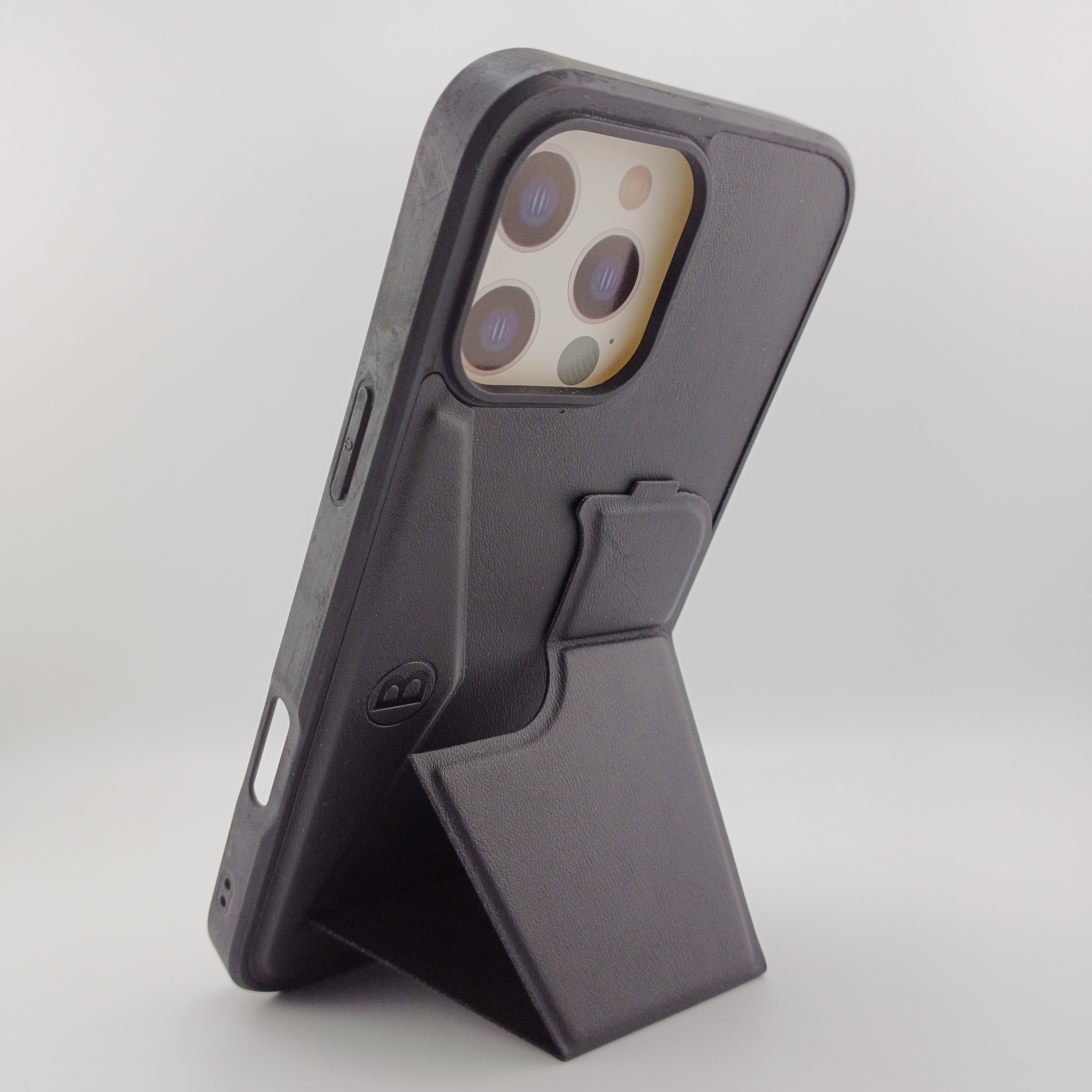 قاب برلیا چرم