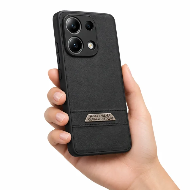 قاب چرمی‌نمای مشکی Xiaomi Redmi Note 13 Pro 4G در دست روی پس‌زمینه سفید